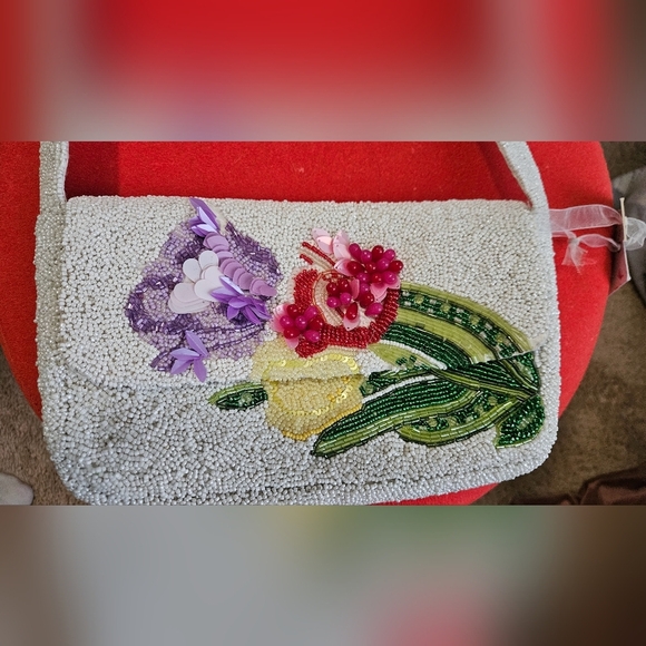 MADE IN INDIA Beaded Floral Shoulder Bag. White Multi. NWT - Picture 4 of 15